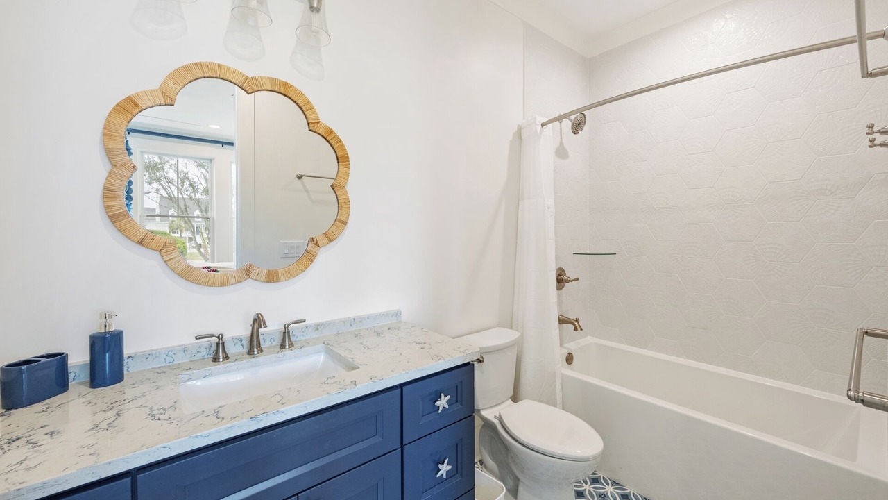 Photo of Bathroom in Debordieu Colony