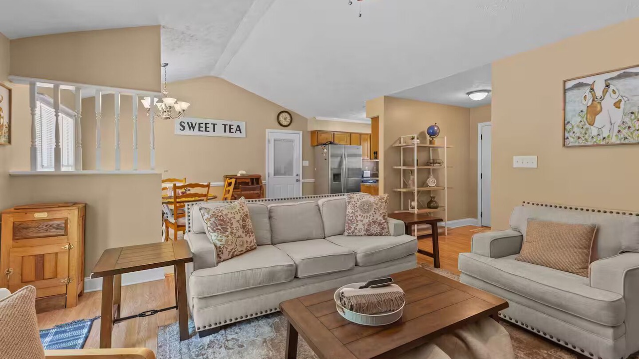 Photo of Livingroom in Cape Fear