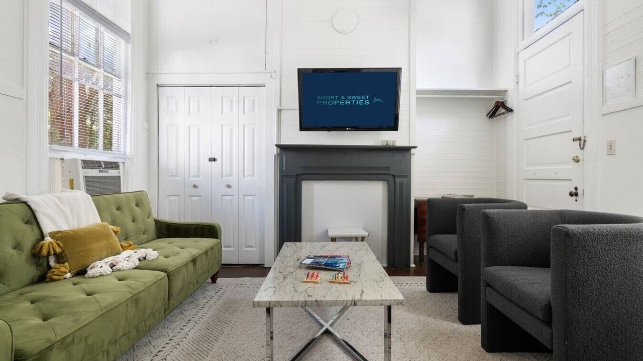 Photo of Livingroom in Harleston Village