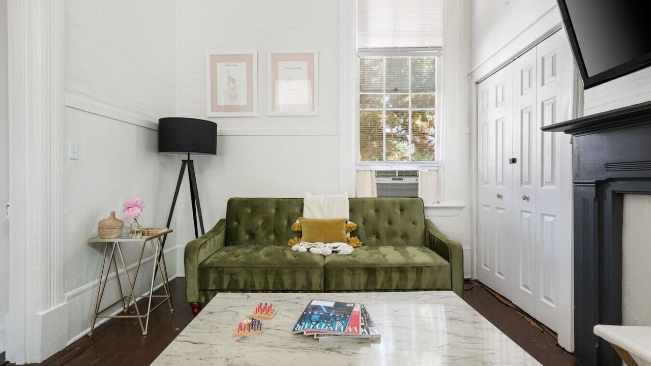 Photo of Livingroom in Harleston Village