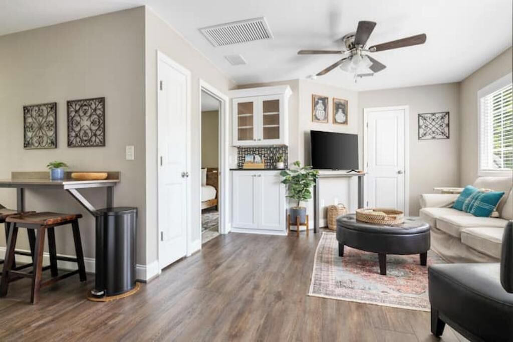 Photo of Livingroom in Charleston