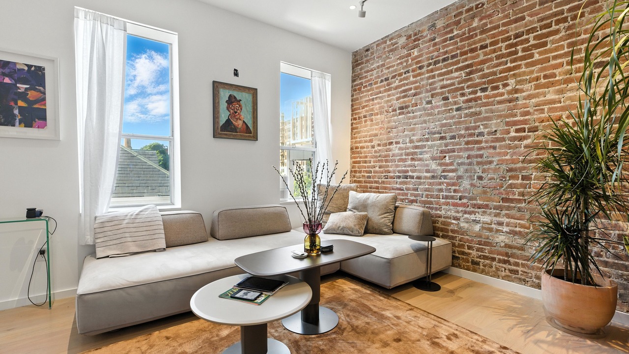 Photo of Livingroom in Harleston Village