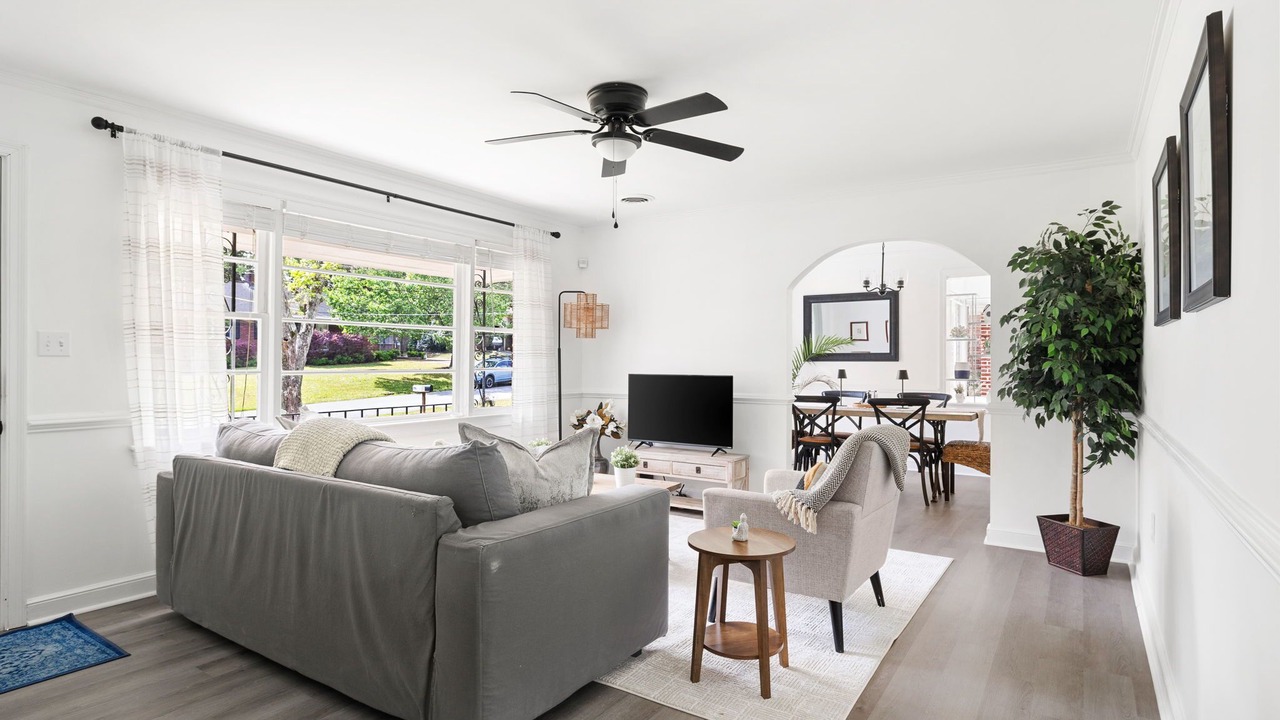 Photo of Livingroom in Hanahan