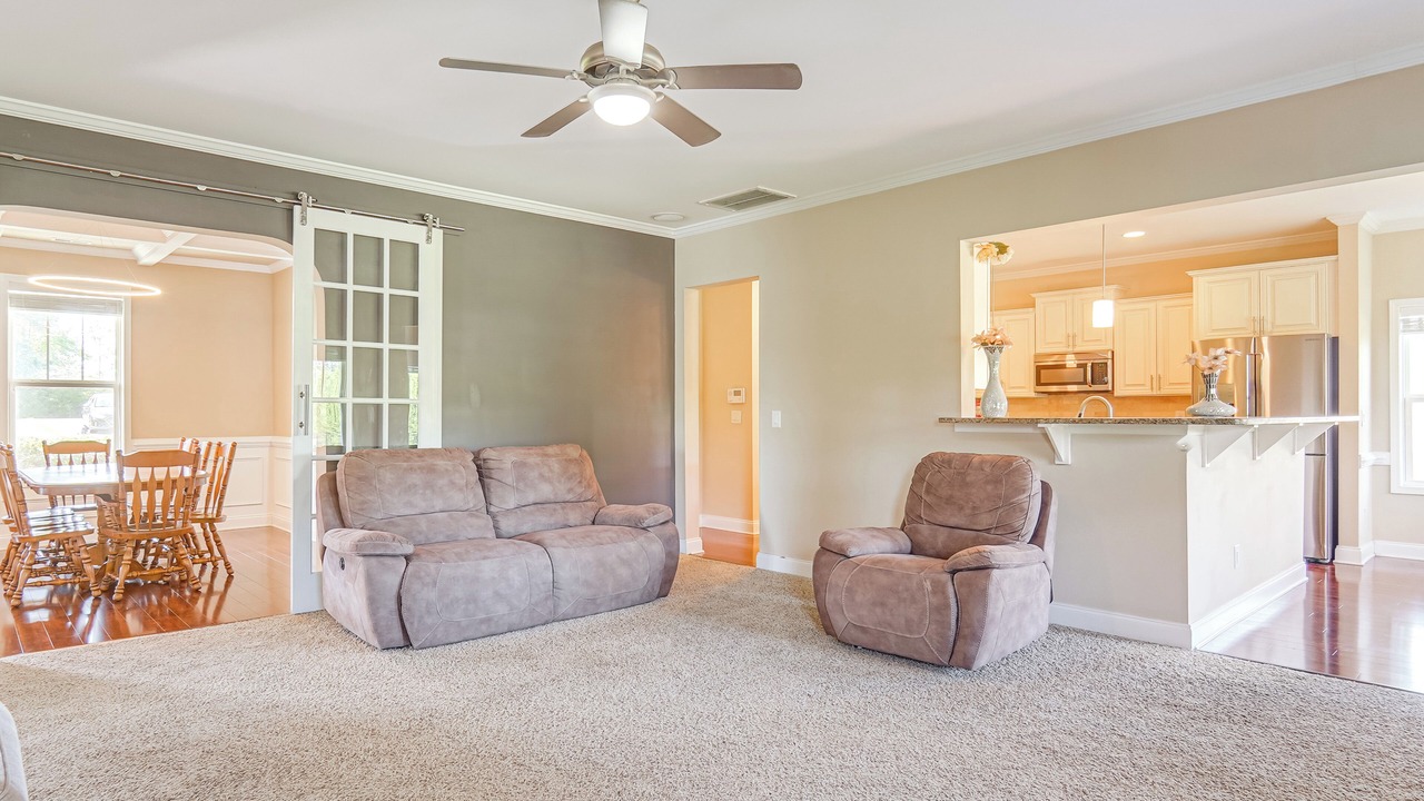 Photo of Livingroom in Five Points