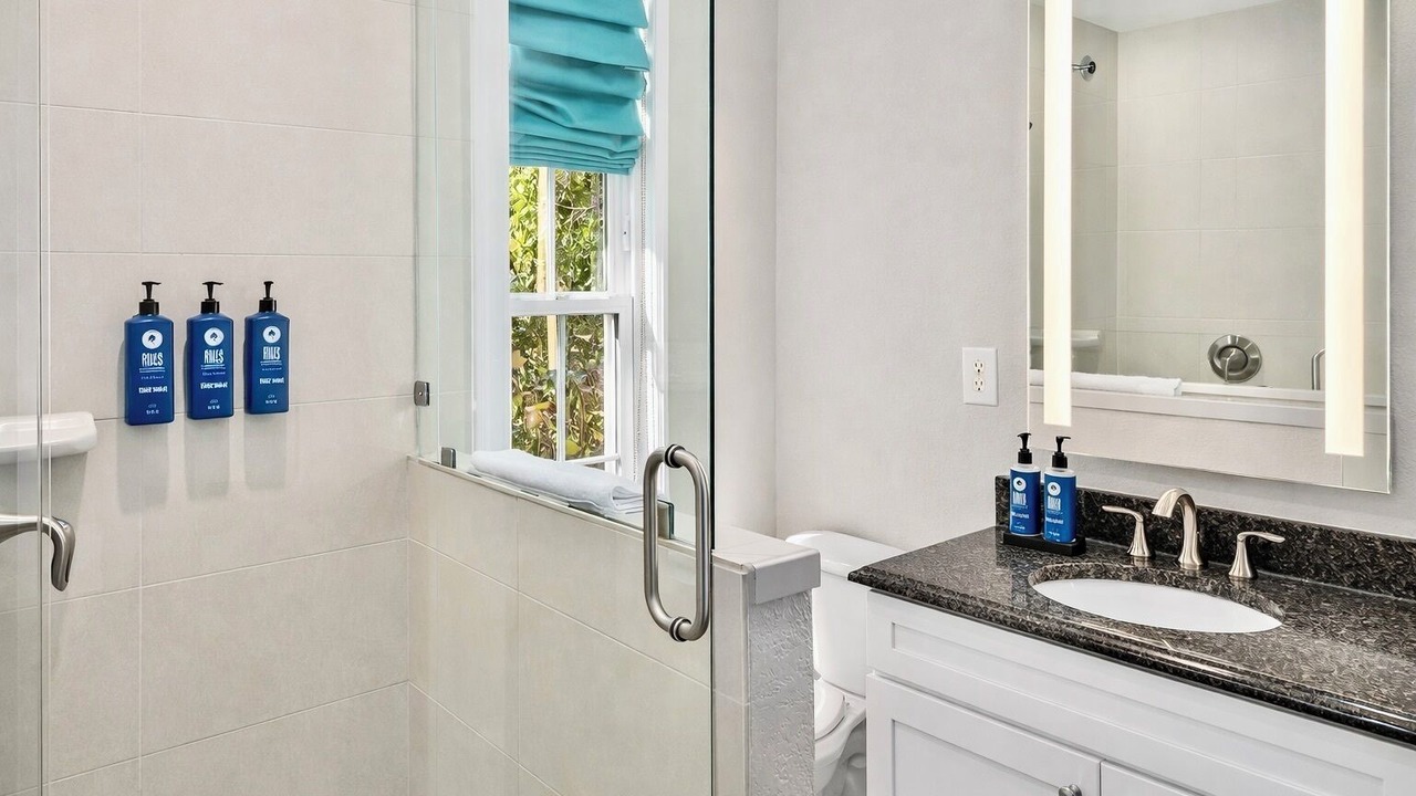 Photo of Bathroom in Ocean Drive
