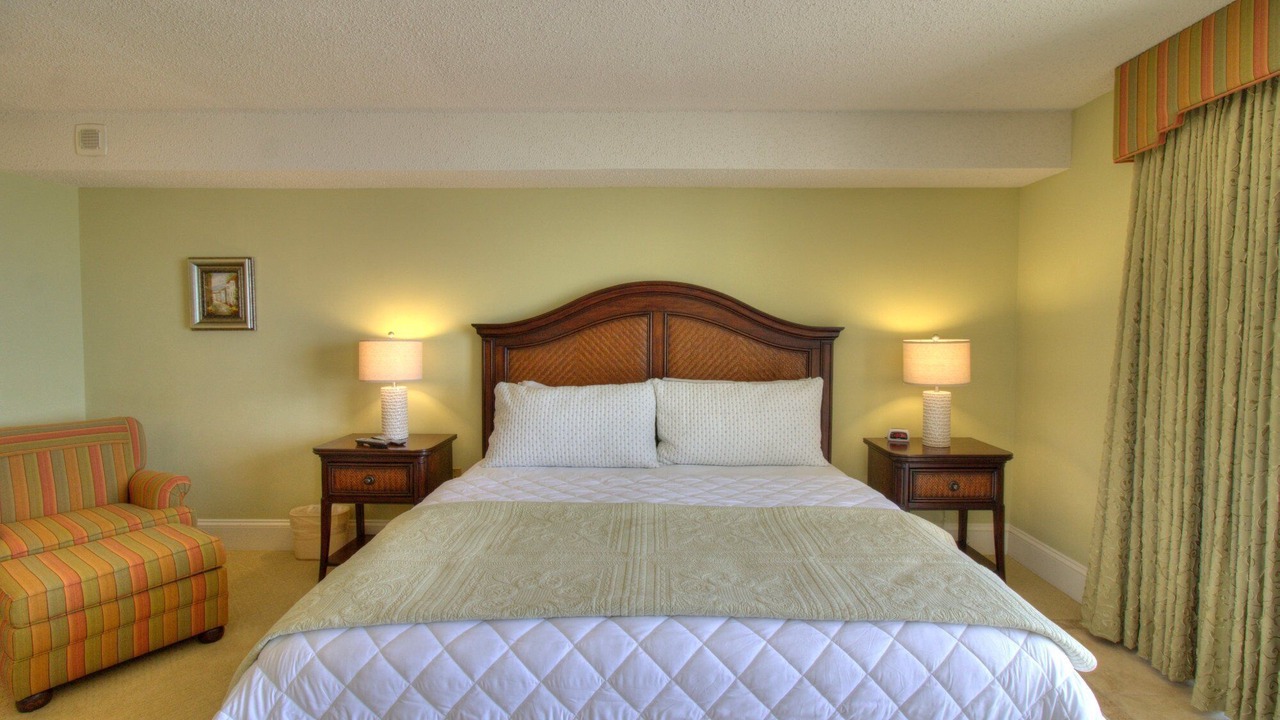 Photo of Bedroom in Arcadian Shores