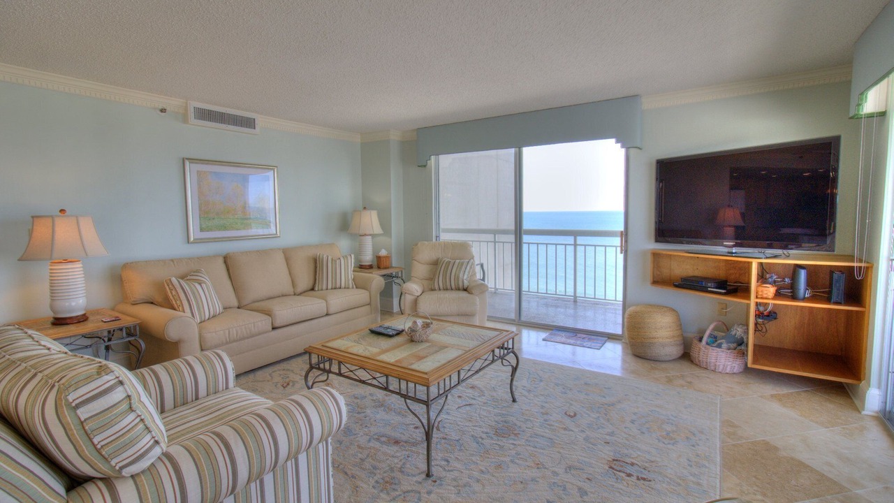 Photo of Livingroom in Arcadian Shores