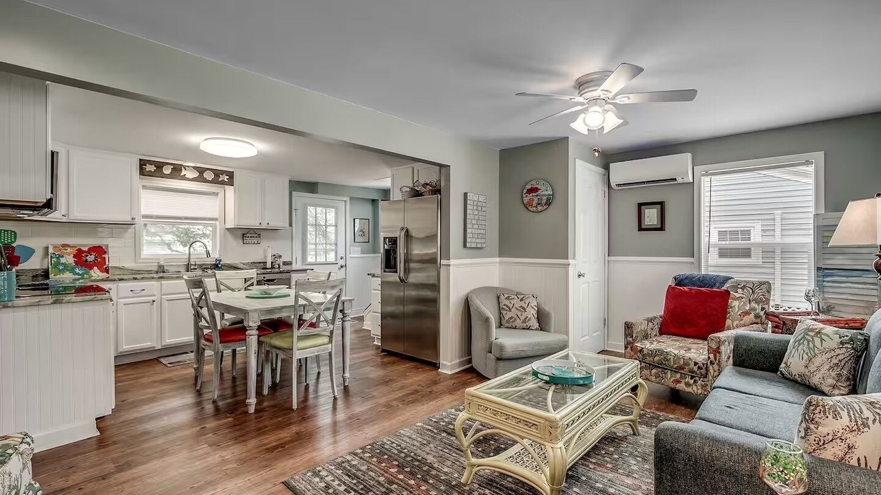 Photo of Livingroom in Cherry Grove Beach