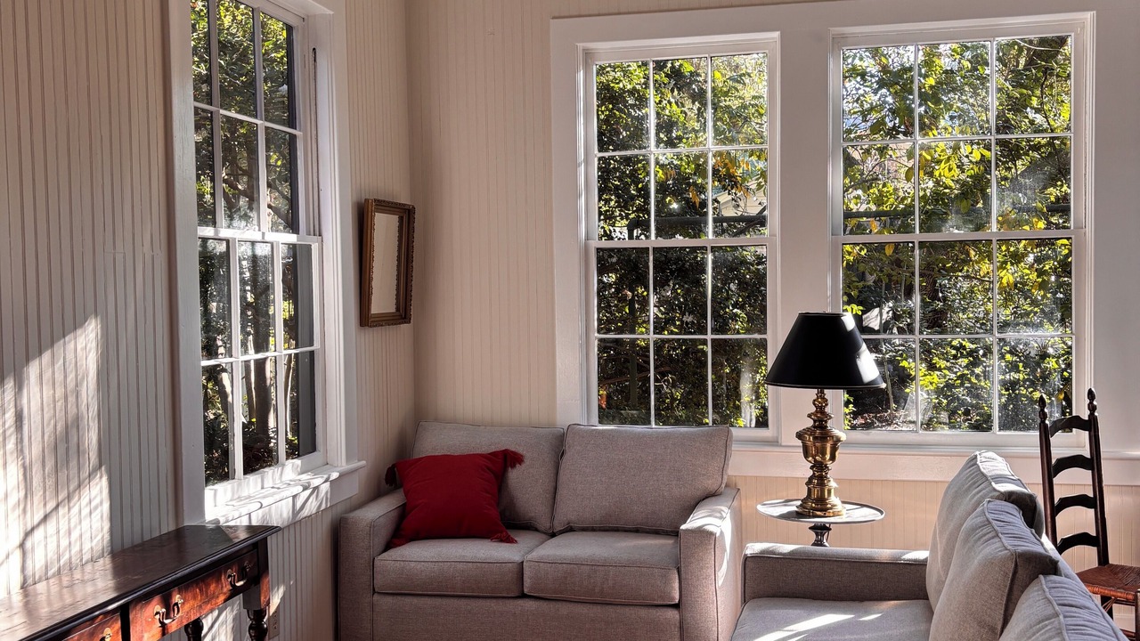 Photo of Livingroom in Summerville Historic District