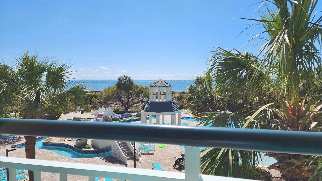 Photo of Patio Balcony in Litchfield by the Sea