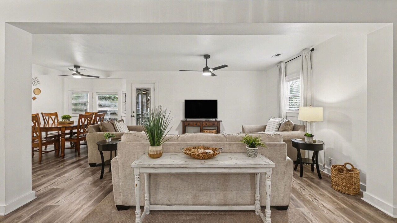 Photo of Livingroom in Mount Pleasant