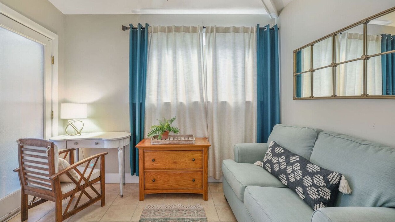 Photo of Livingroom in Mount Pleasant
