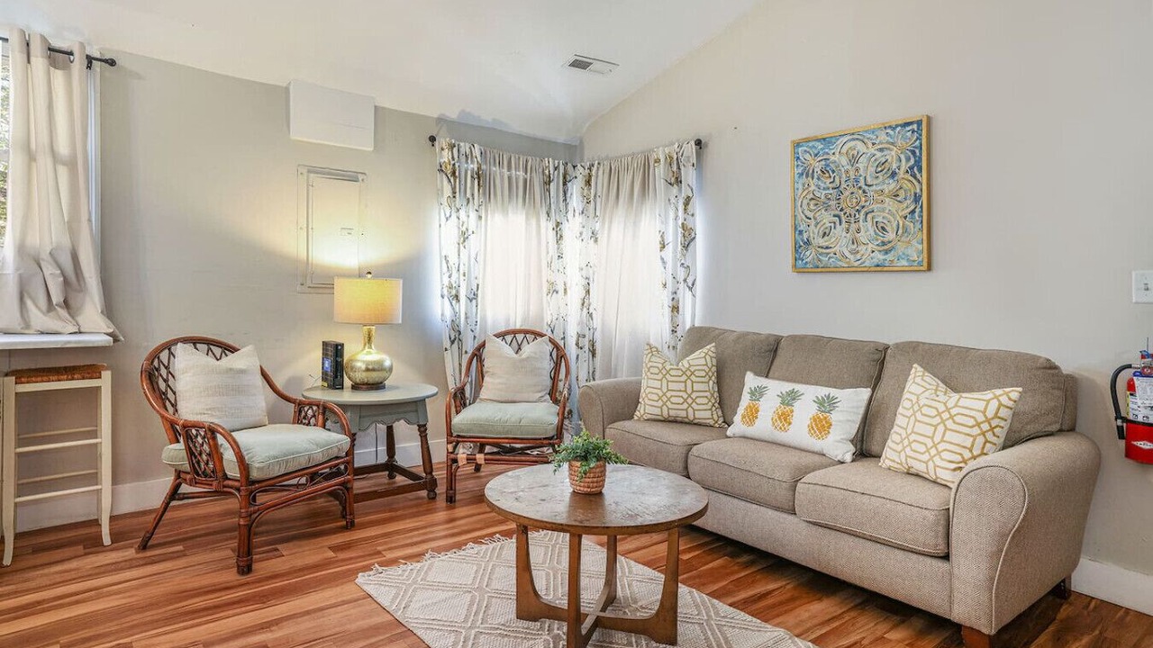 Photo of Livingroom in Mount Pleasant