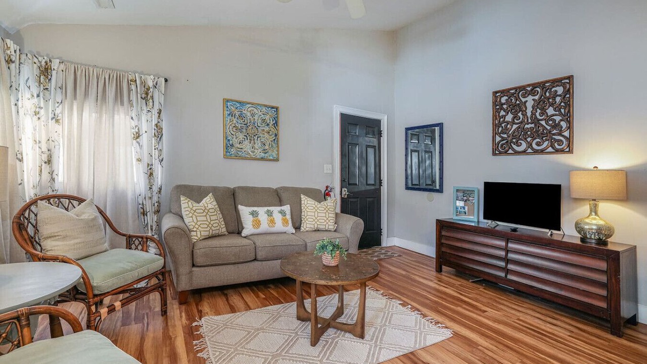 Photo of Livingroom in Mount Pleasant