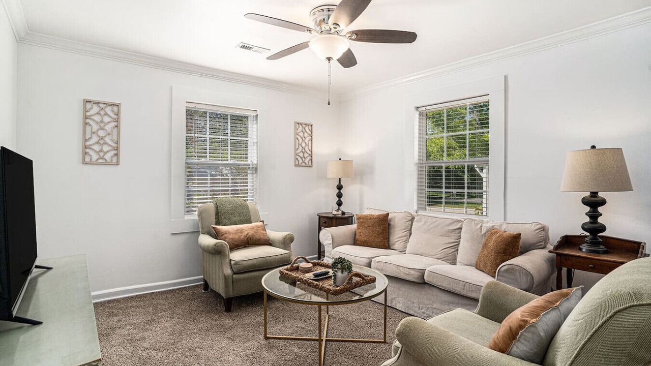 Photo of Livingroom in Mount Pleasant