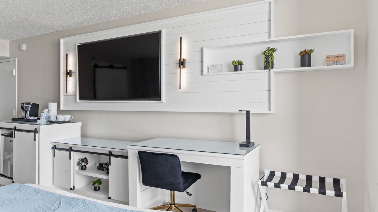 Photo of Bedroom in Arcadian Shores