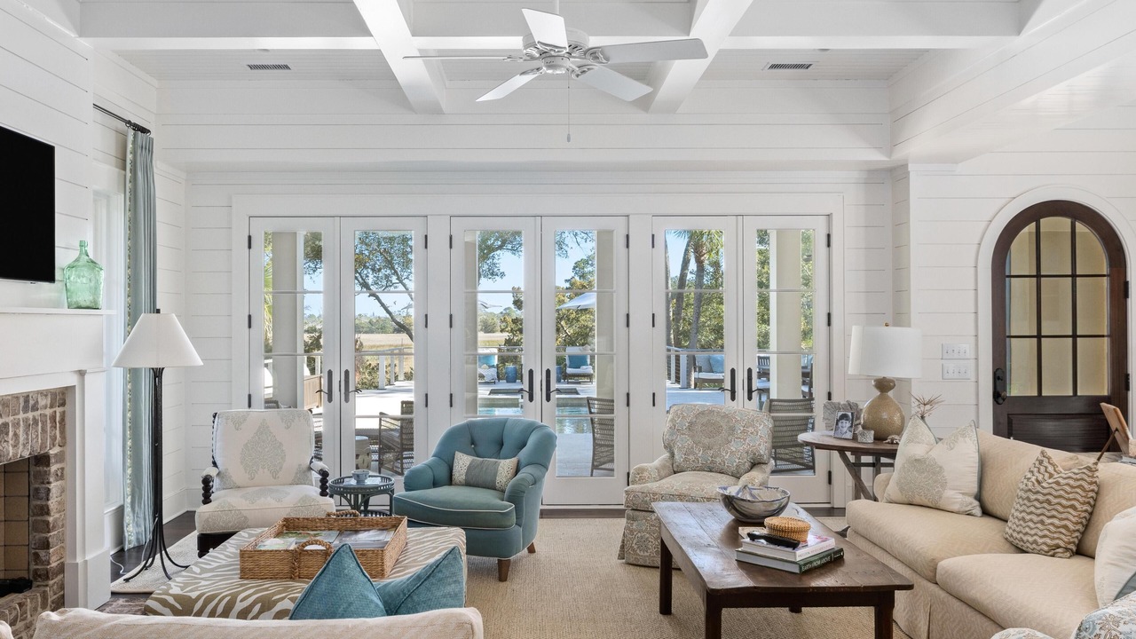Photo of Livingroom in Vanderhorst Plantation
