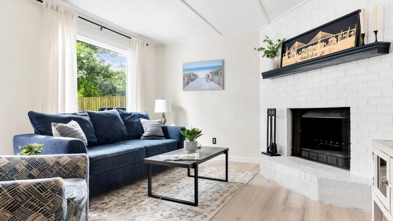 Photo of Livingroom in Mount Pleasant
