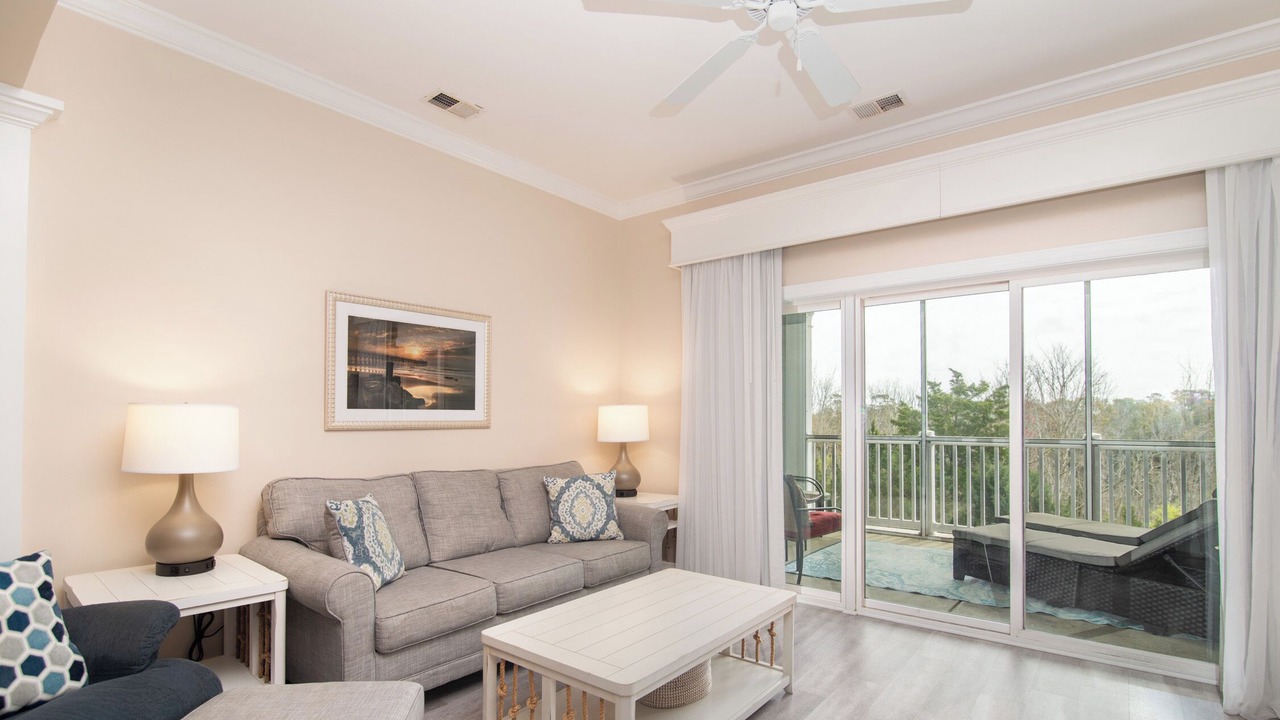 Photo of Livingroom in North Litchfield Beach