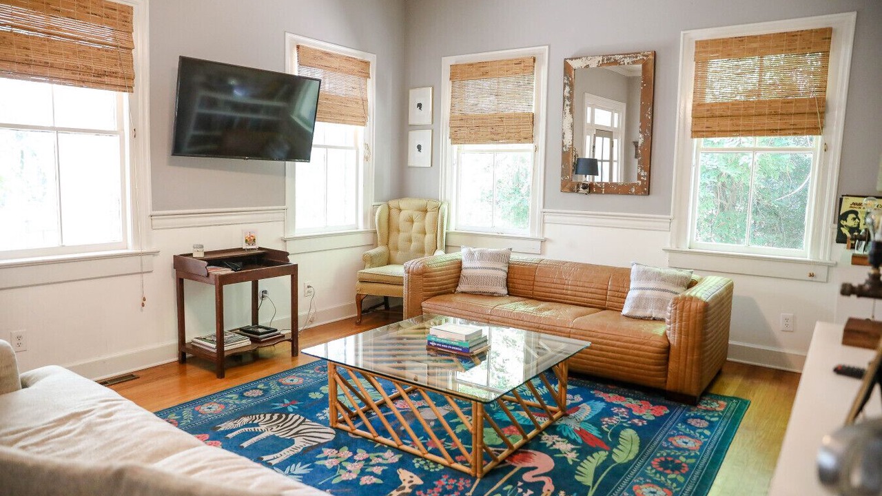 Photo of Livingroom in Summerville Historic District
