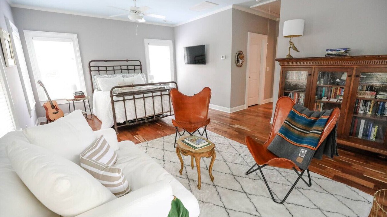 Photo of Bedroom in Summerville Historic District