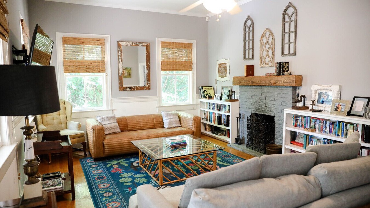 Photo of Livingroom in Summerville Historic District