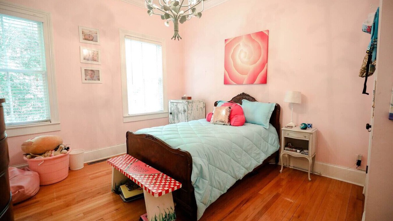 Photo of Bedroom in Summerville Historic District