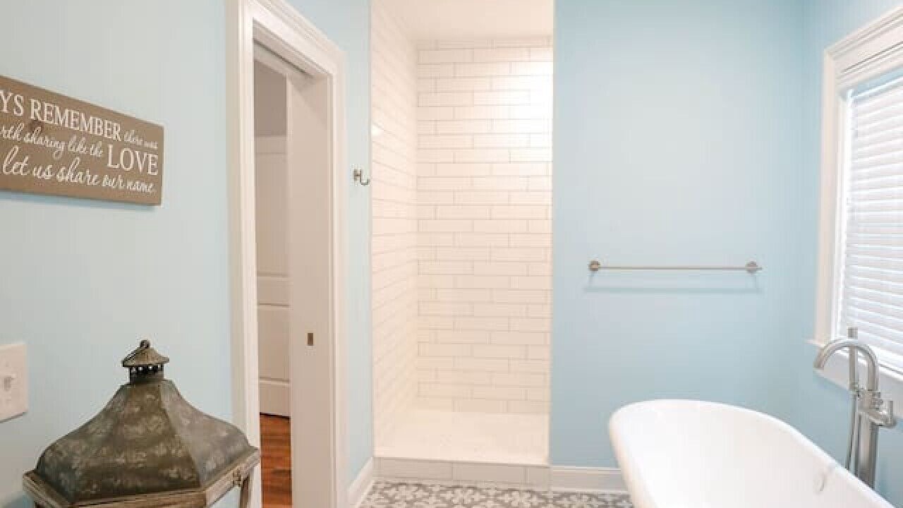 Photo of Bathroom in Summerville Historic District