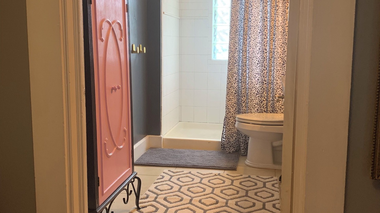 Photo of Bathroom in Lindley Park