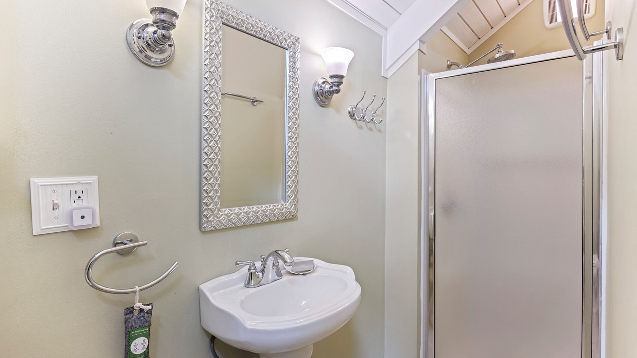 Photo of Bathroom in Sealoft Villas
