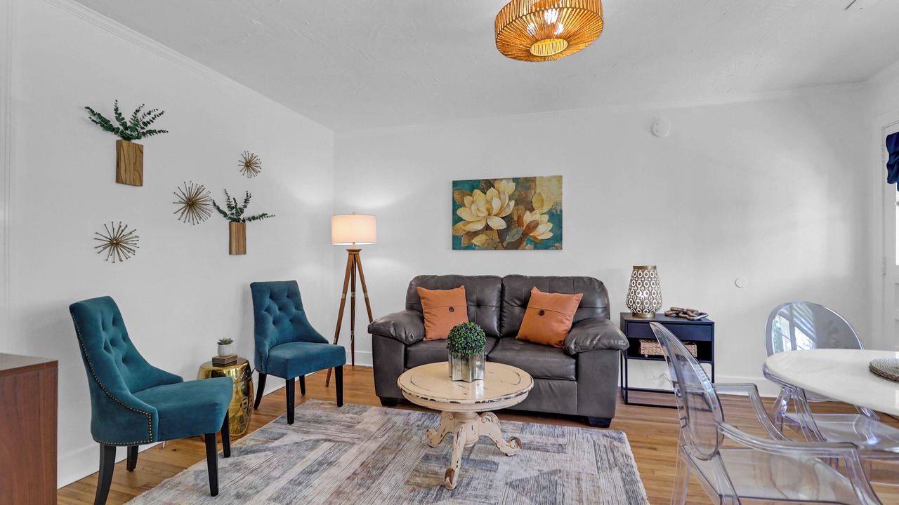 Photo of Livingroom in Summerville Historic District