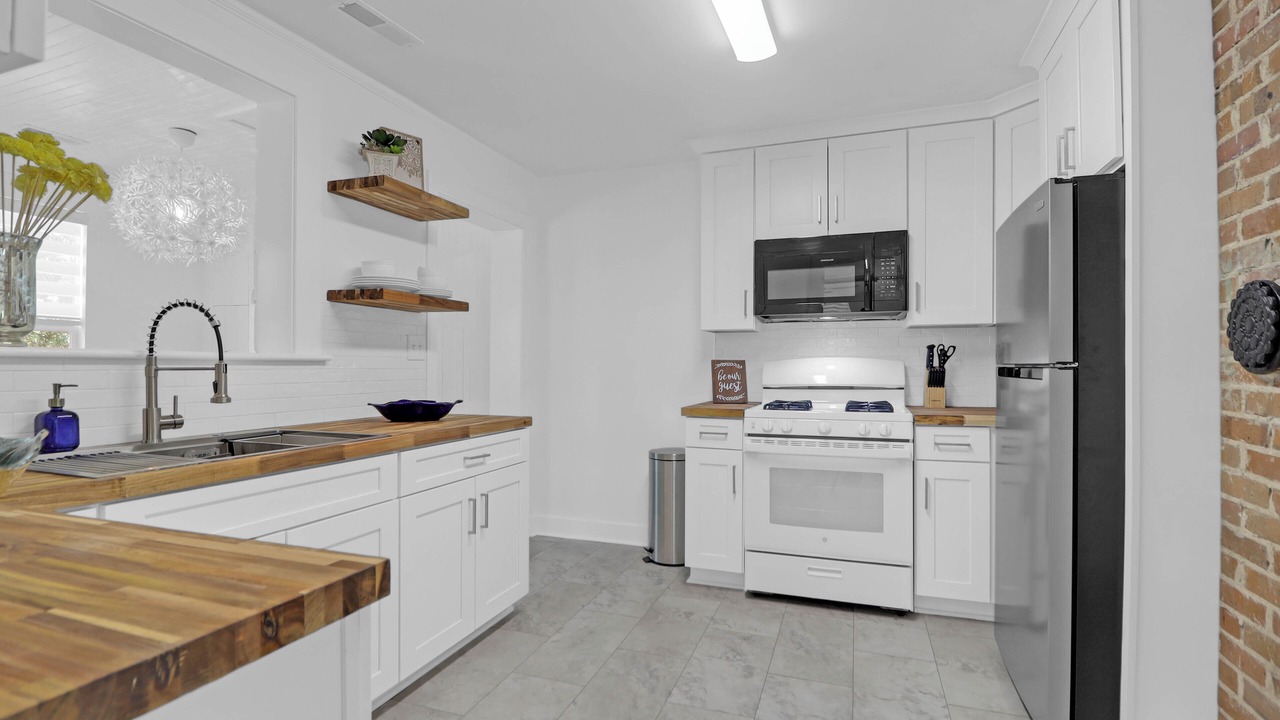 Photo of Kitchen in Summerville Historic District