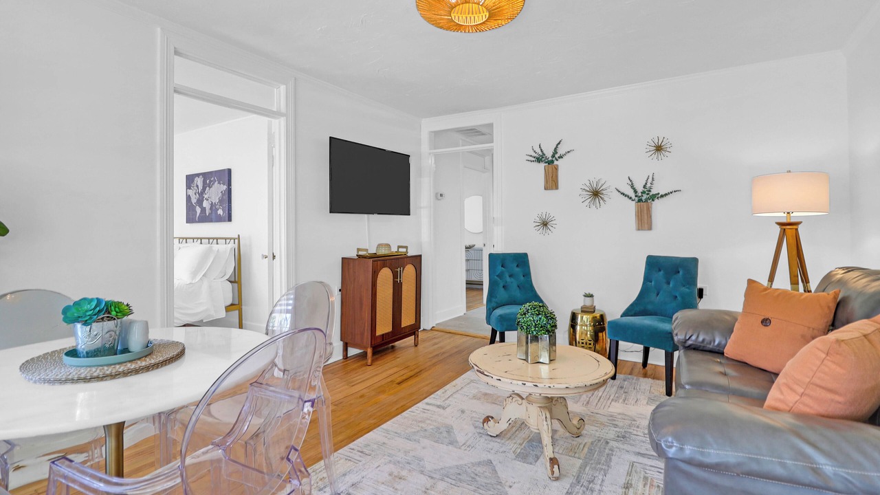 Photo of Livingroom in Summerville Historic District