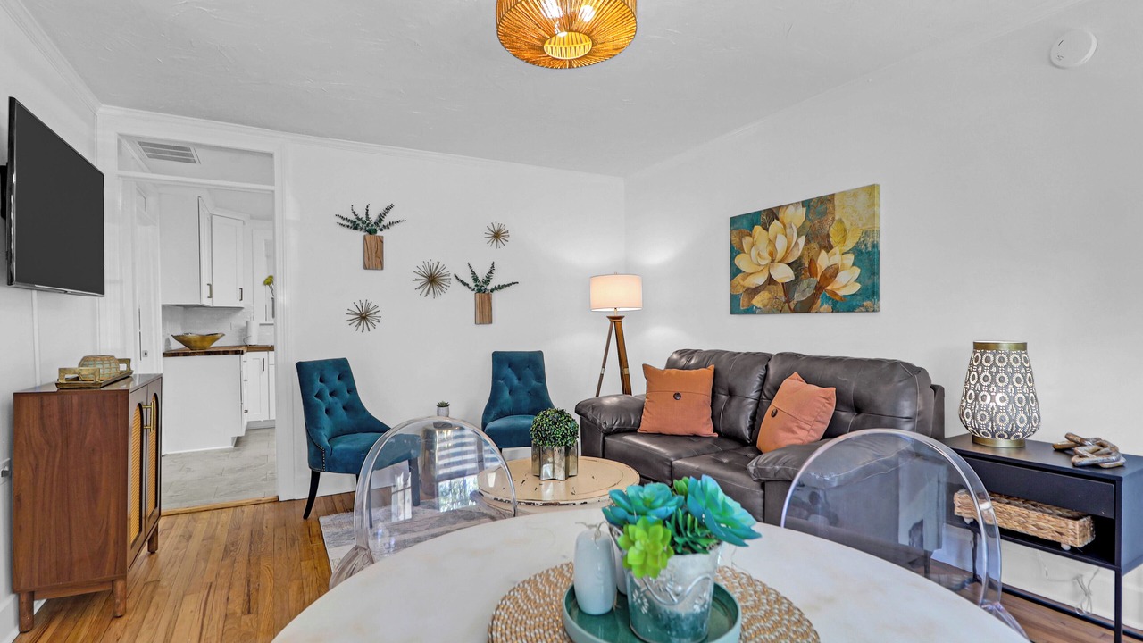 Photo of Livingroom in Summerville Historic District
