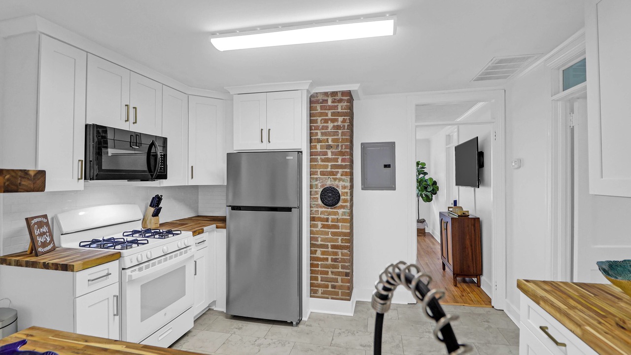 Photo of Kitchen in Summerville Historic District
