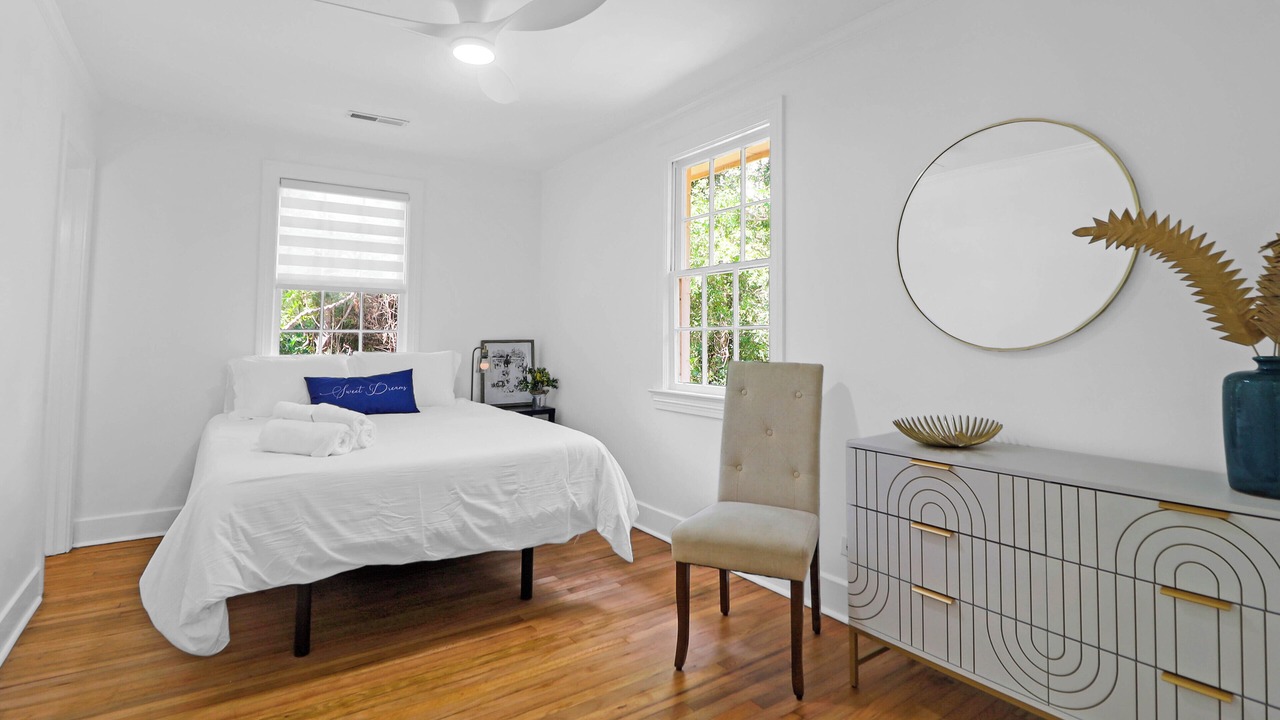 Photo of Bedroom in Summerville Historic District