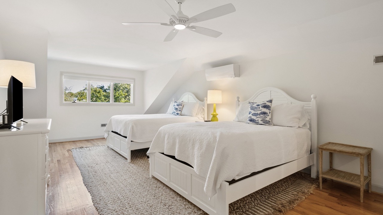 Photo of Bedroom in Debordieu Colony