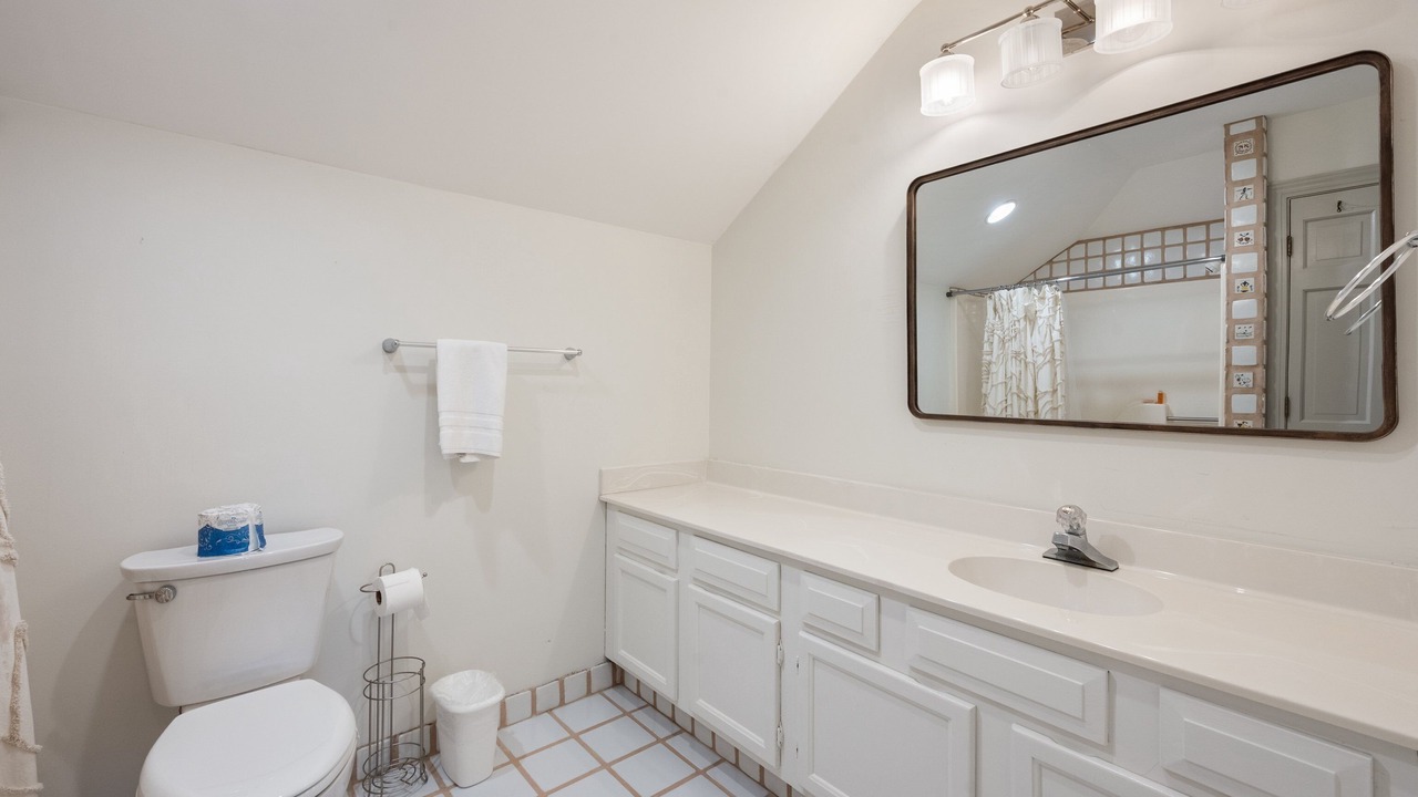 Photo of Bathroom in Debordieu Colony