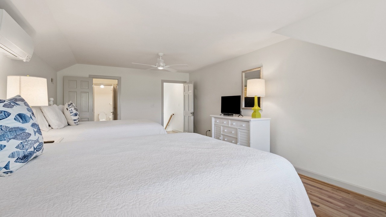 Photo of Bedroom in Debordieu Colony