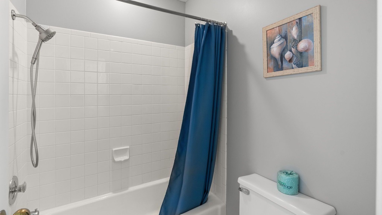 Photo of Bathroom in Arcadian Shores