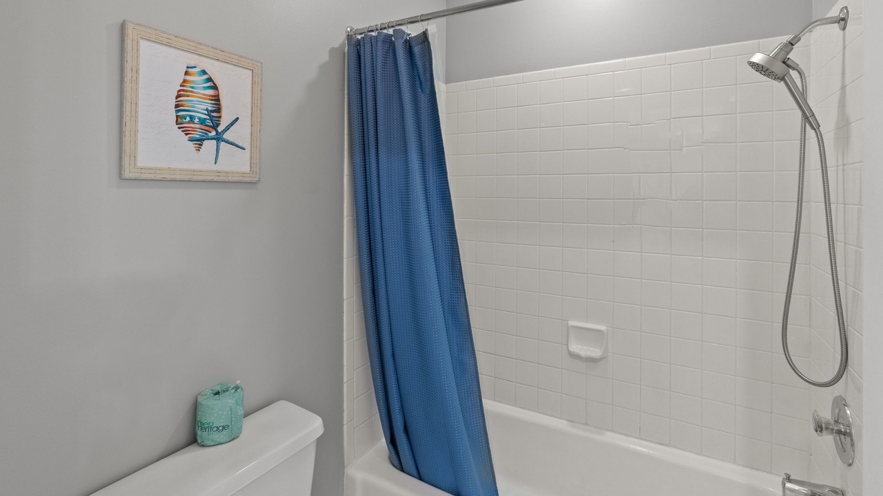 Photo of Bathroom in Arcadian Shores
