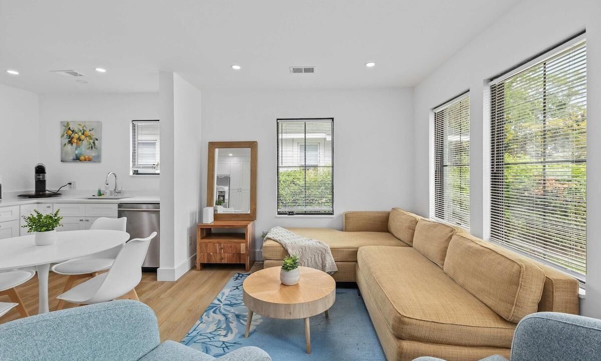 Photo of Livingroom in West Ashley