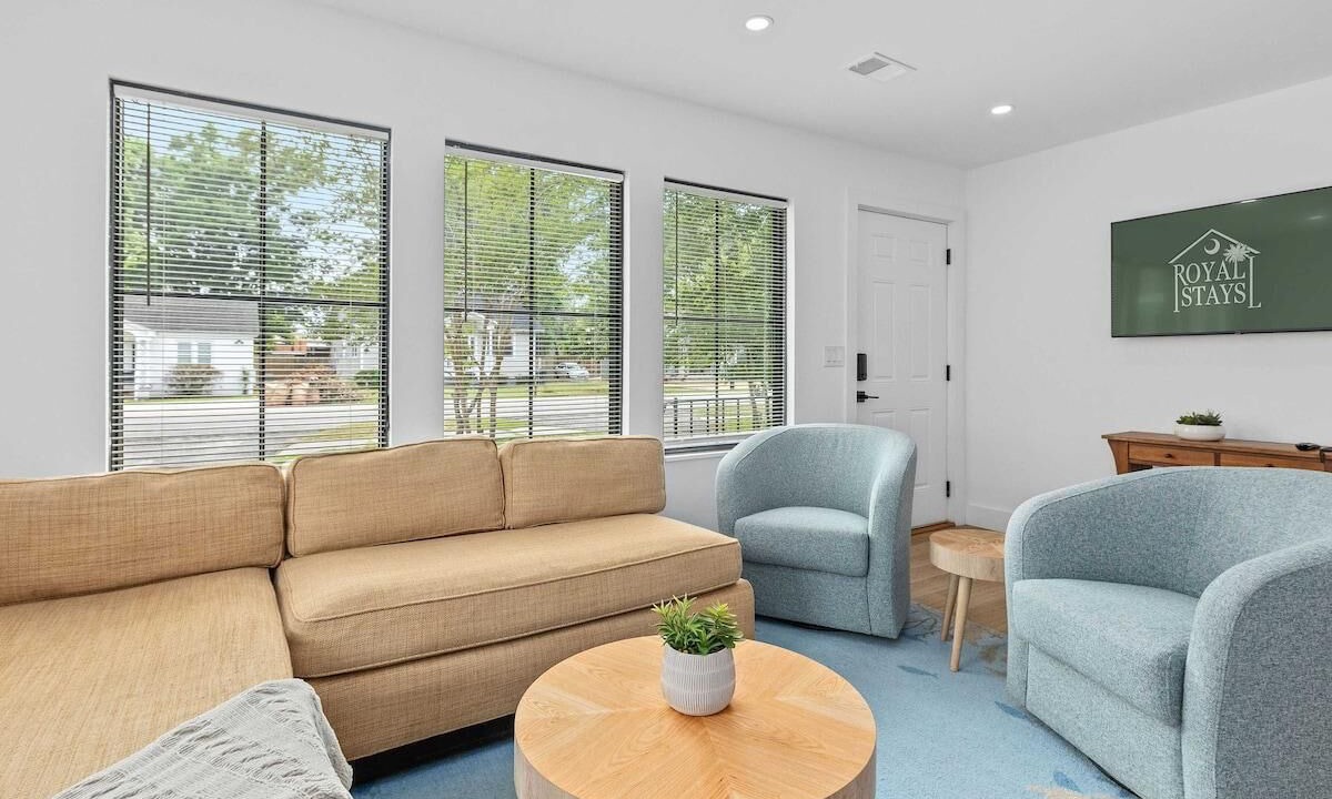 Photo of Livingroom in West Ashley