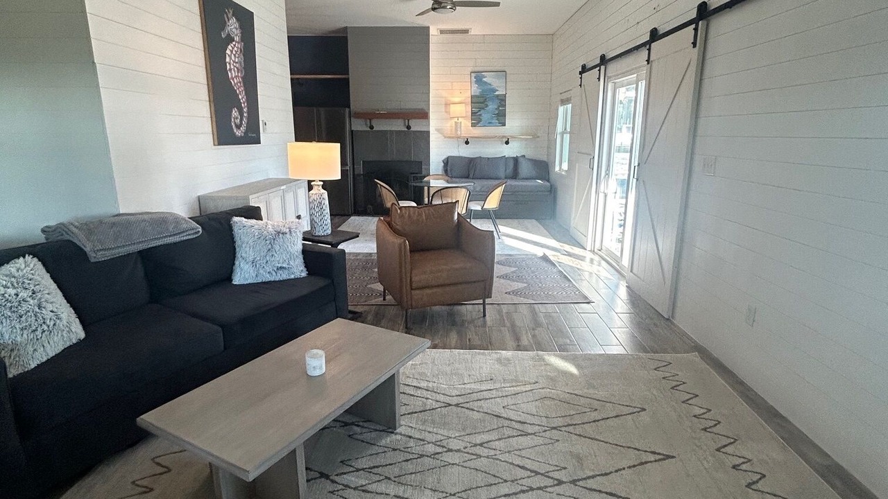 Photo of Livingroom in Awendaw