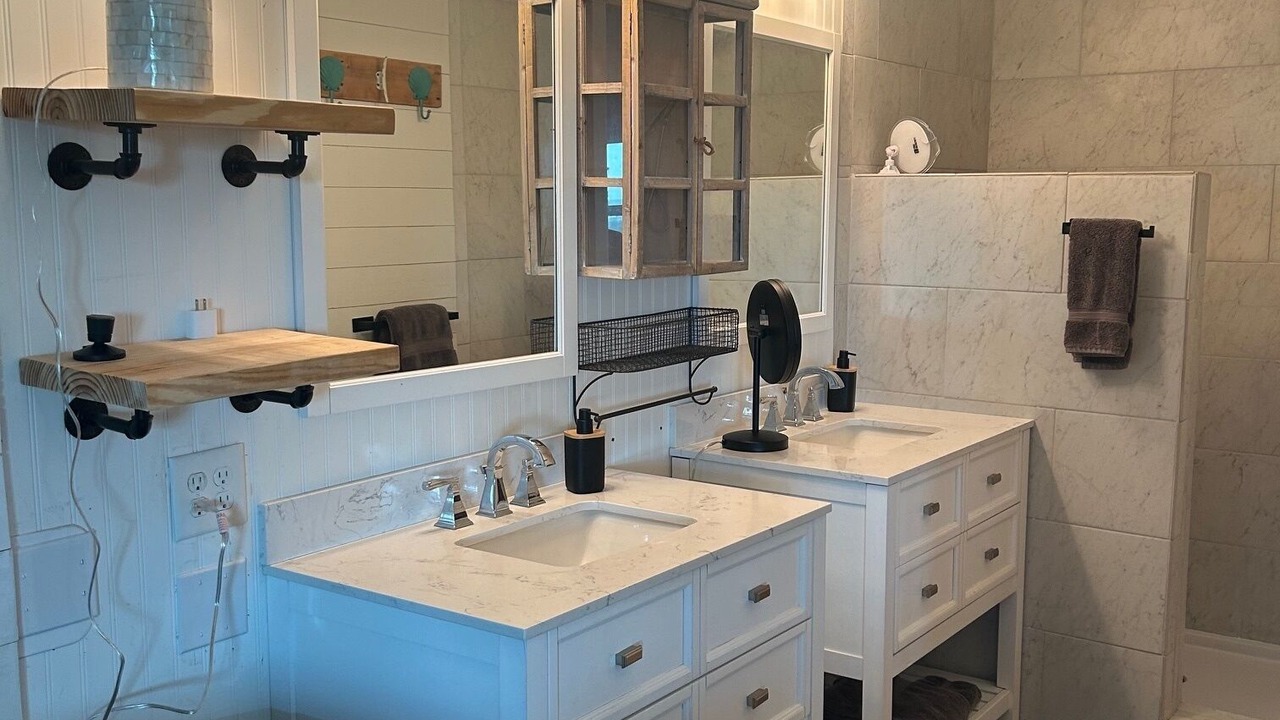 Photo of Bathroom in Awendaw