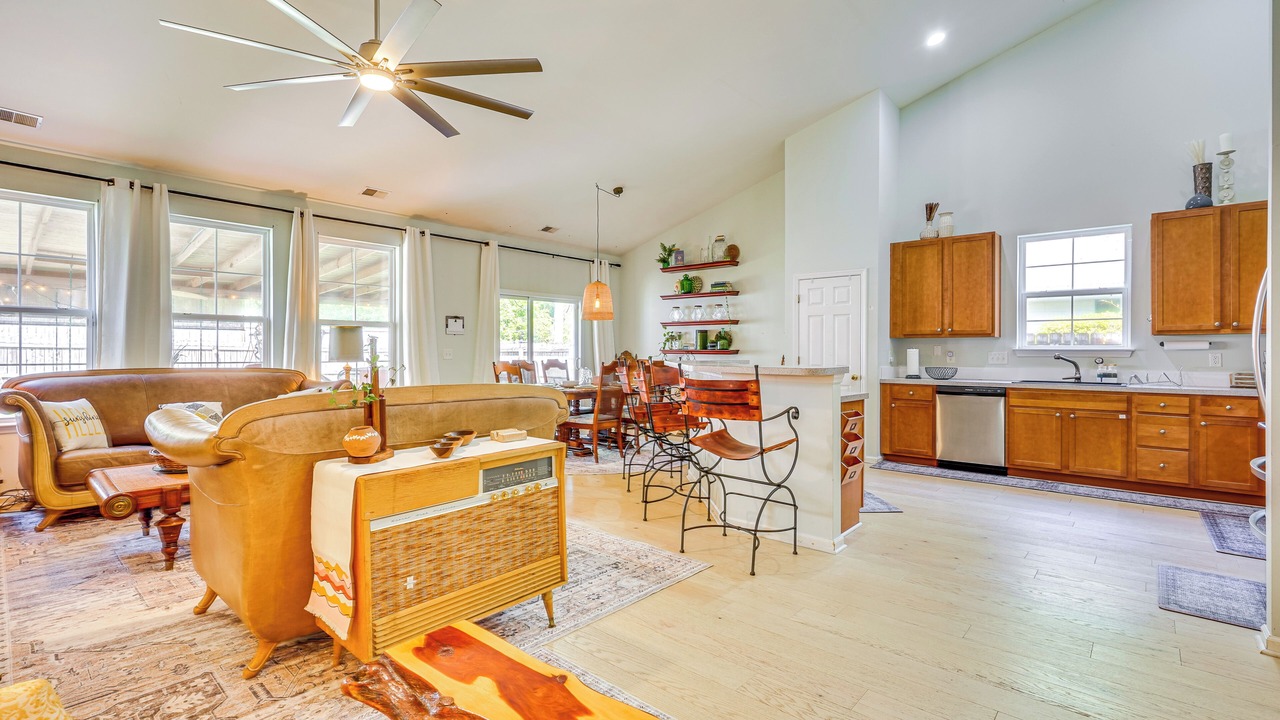 Photo of Livingroom in North Charleston