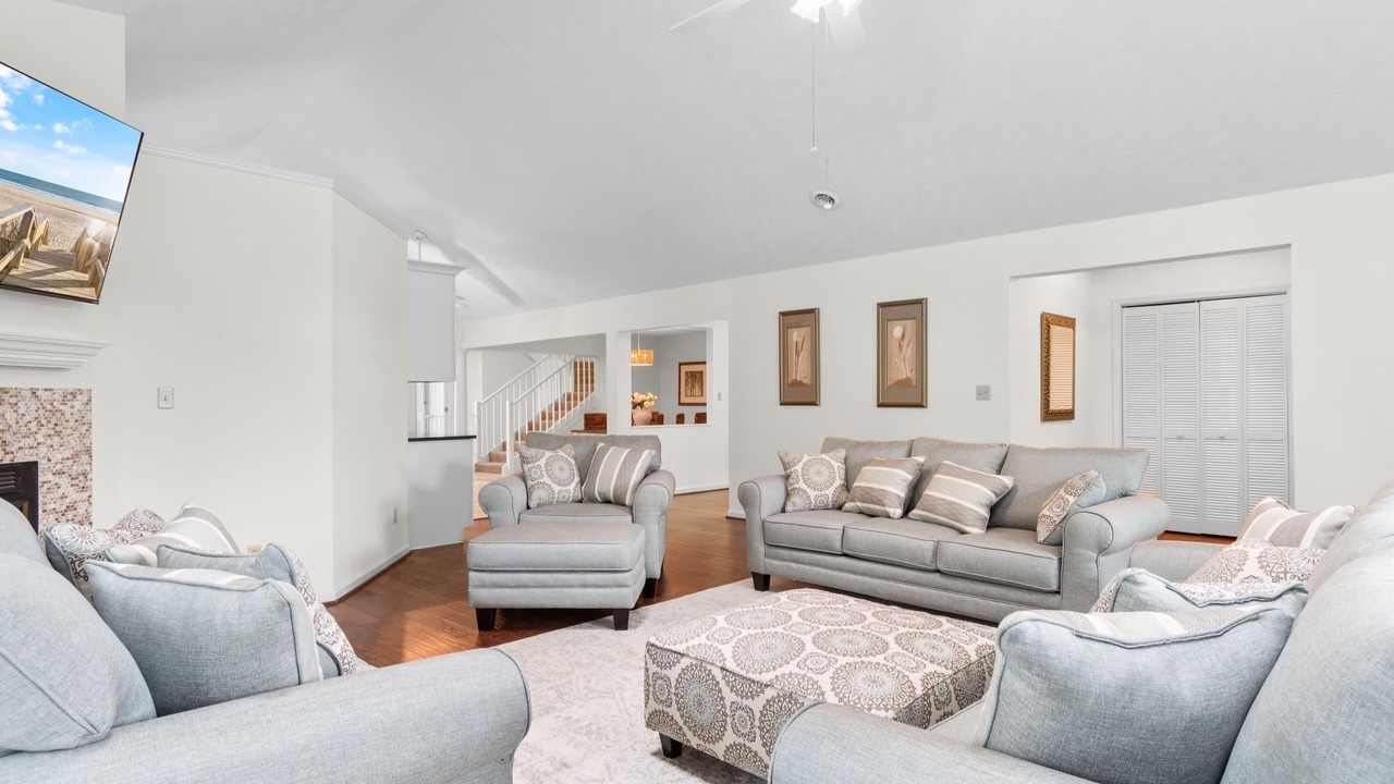 Photo of Livingroom in North Litchfield Beach