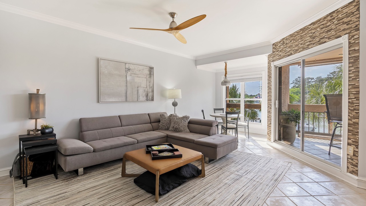 Photo of Livingroom in Shelter Cove