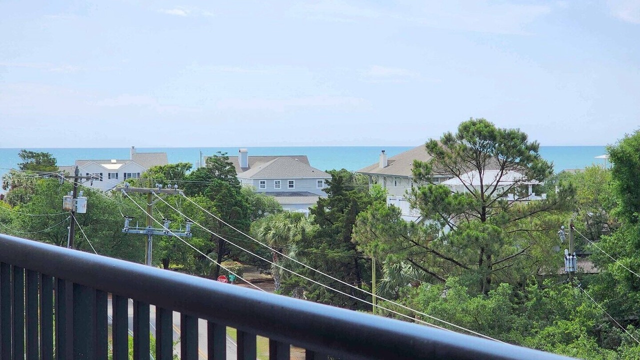 Photo of Patio Balcony in North Litchfield Beach