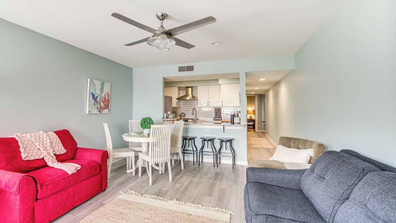 Photo of Livingroom in Oceanmarsh Subdivision